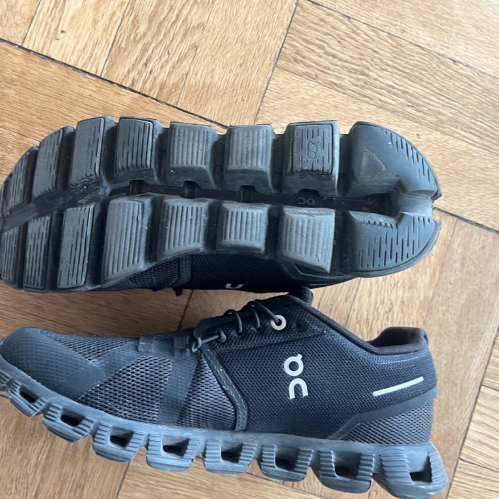 On Running Women's Black Running Shoes - Picture 4 of 6